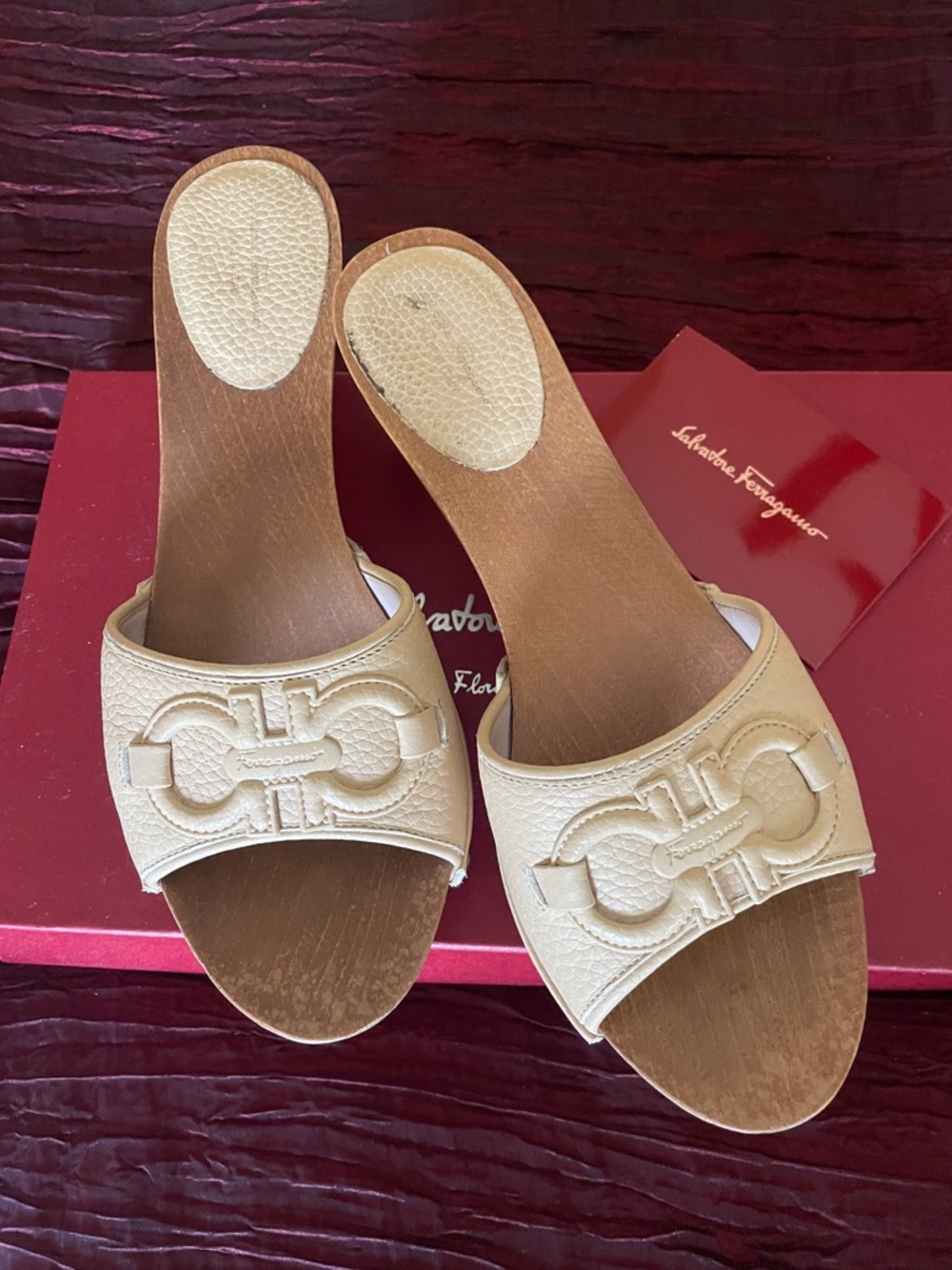 Salvatore Ferragamo Cream Leather Gancini Slide Sandals welcome offers